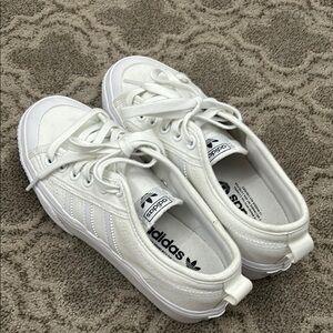 Adidas platform nizza sneakers